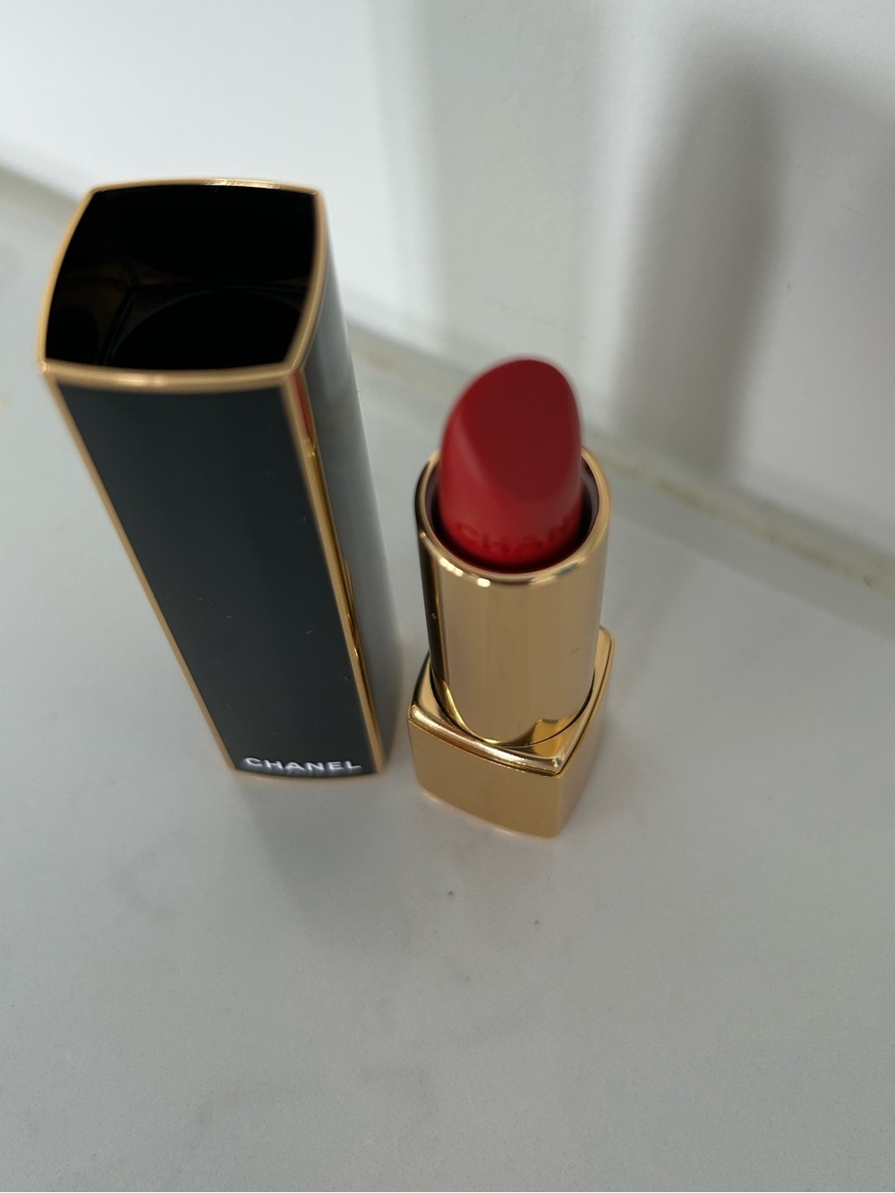 CHANEL Rouge Allure Velvet- 458 Sensuelle